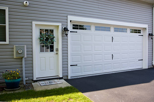24/7 Emergency Garage Door Panel Replacement experts in Pasadena, MD